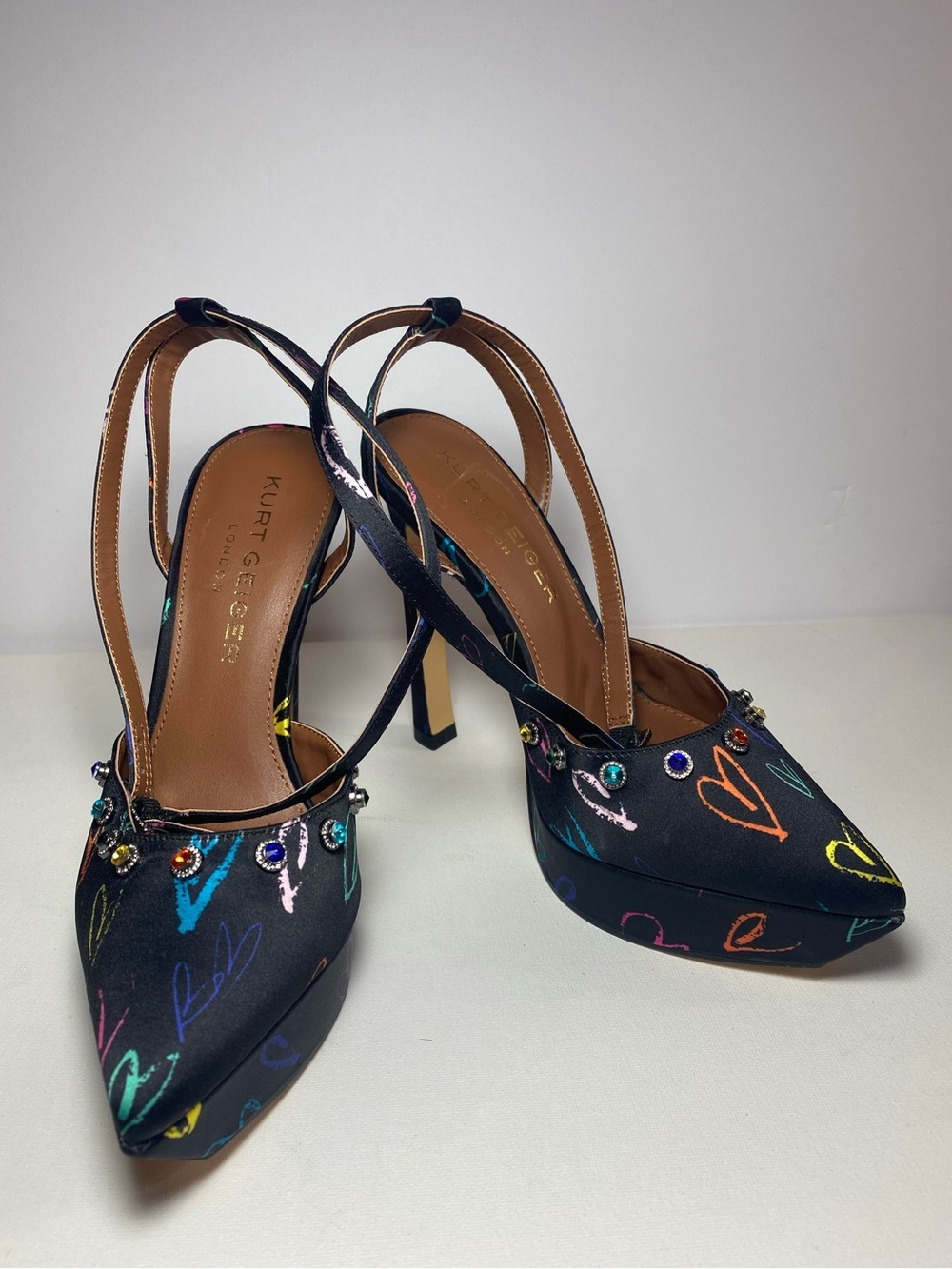 Kurt Geiger NWOT 36 Octivia Black Multicolor Heart-Print Slingback Stiletto Pump